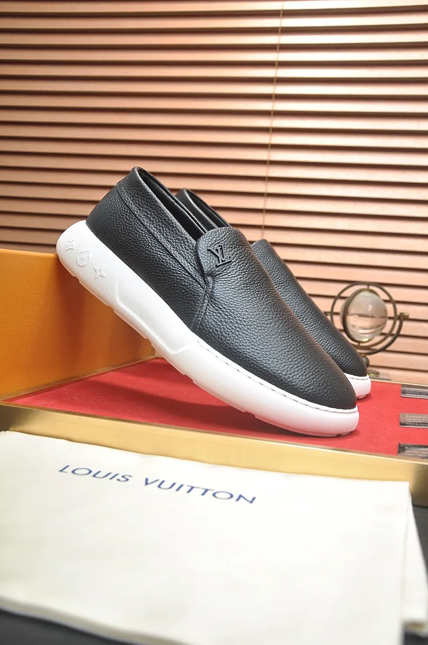 Men's men's shoes 💰700💶[LOUIS VUITTON] new original order 🍀LV Louis Vuitton * - top version of LV classic trendy shoes! Made of imported original LV fabric with rubber surface, breathable cowhide lining, and original wear-resistant rubber foam outsole! High quality products! The yardage is 38-44.